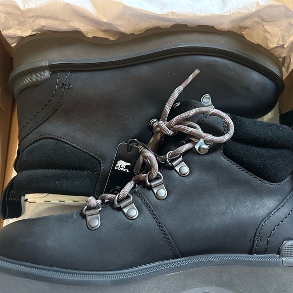 Sorel WOMEN'S HI-LINE HIKER BOOT in black - Picture 12 of 14